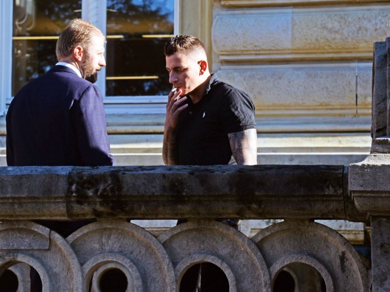 187 Strassenbande Gzuz Millerntorstadion FC St. Pauli Borussia Dortmund Maske Gericht