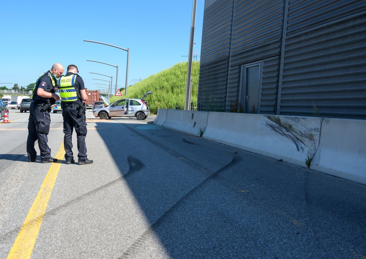 A7 Unfall Eidelstedt.jpg