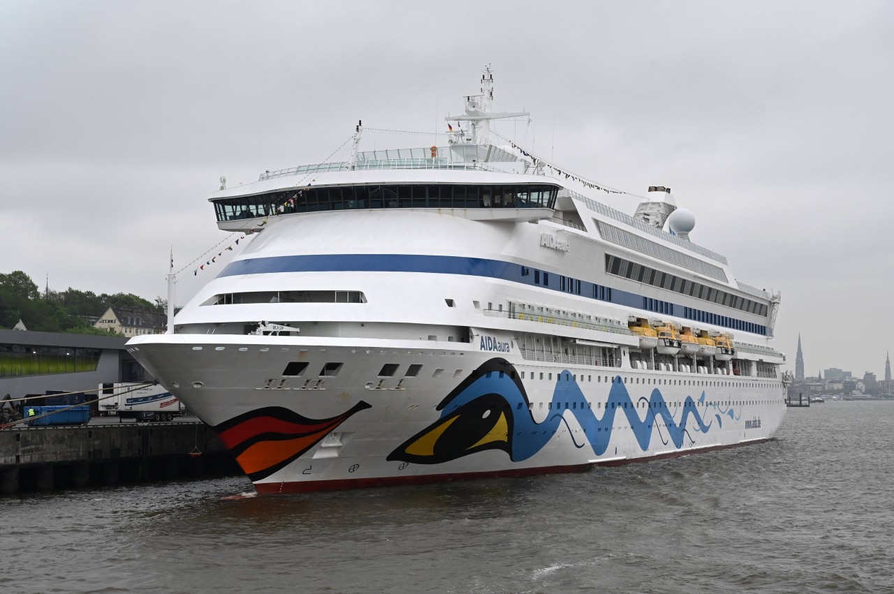 Die „Aida Aura“ in Hamburg.