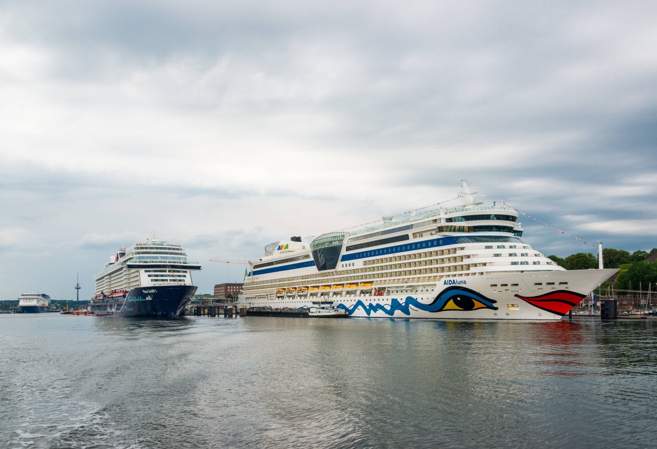 Dampfer von der Aida und „Mein Schiff“.