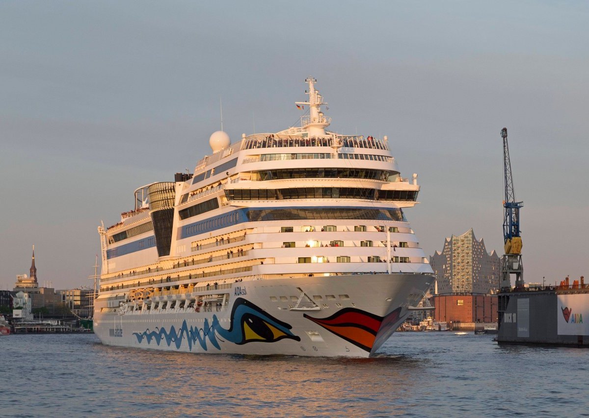 Aida Sol Kreuzfahrt Hamburg.jpg