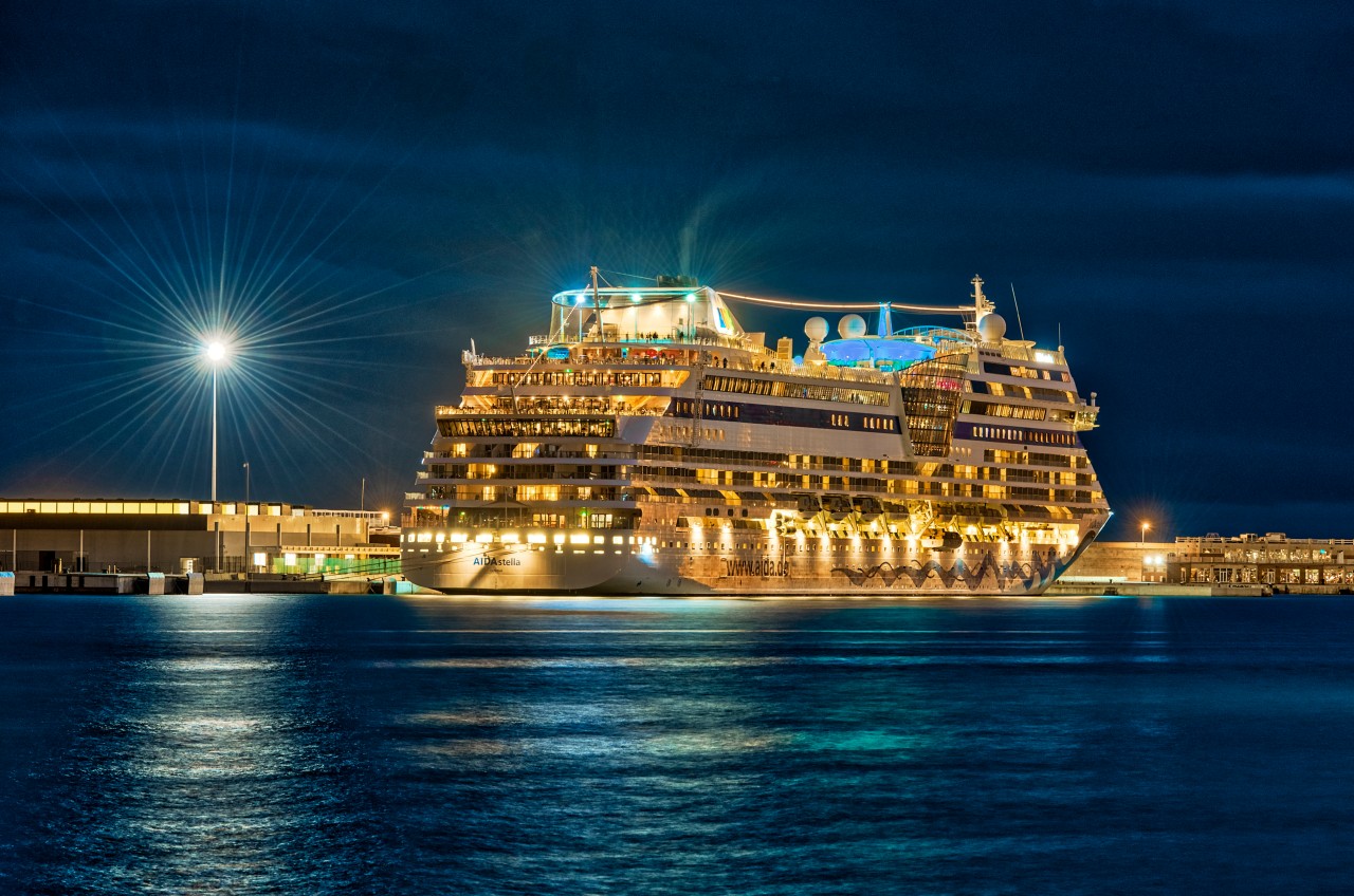 Die Aida steuert immer wieder das Mittelmeer an, hier liegt die Aida Stella vor Palma