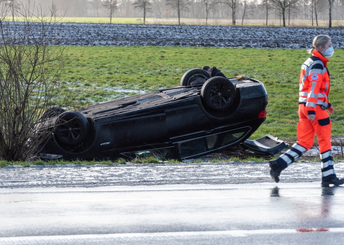 Auto A1 Hamburg Unfall.jpg