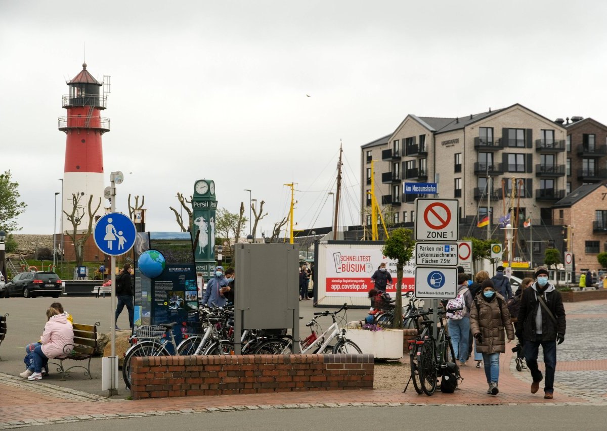 Büsum Straßenkünstler Abschied.jpg