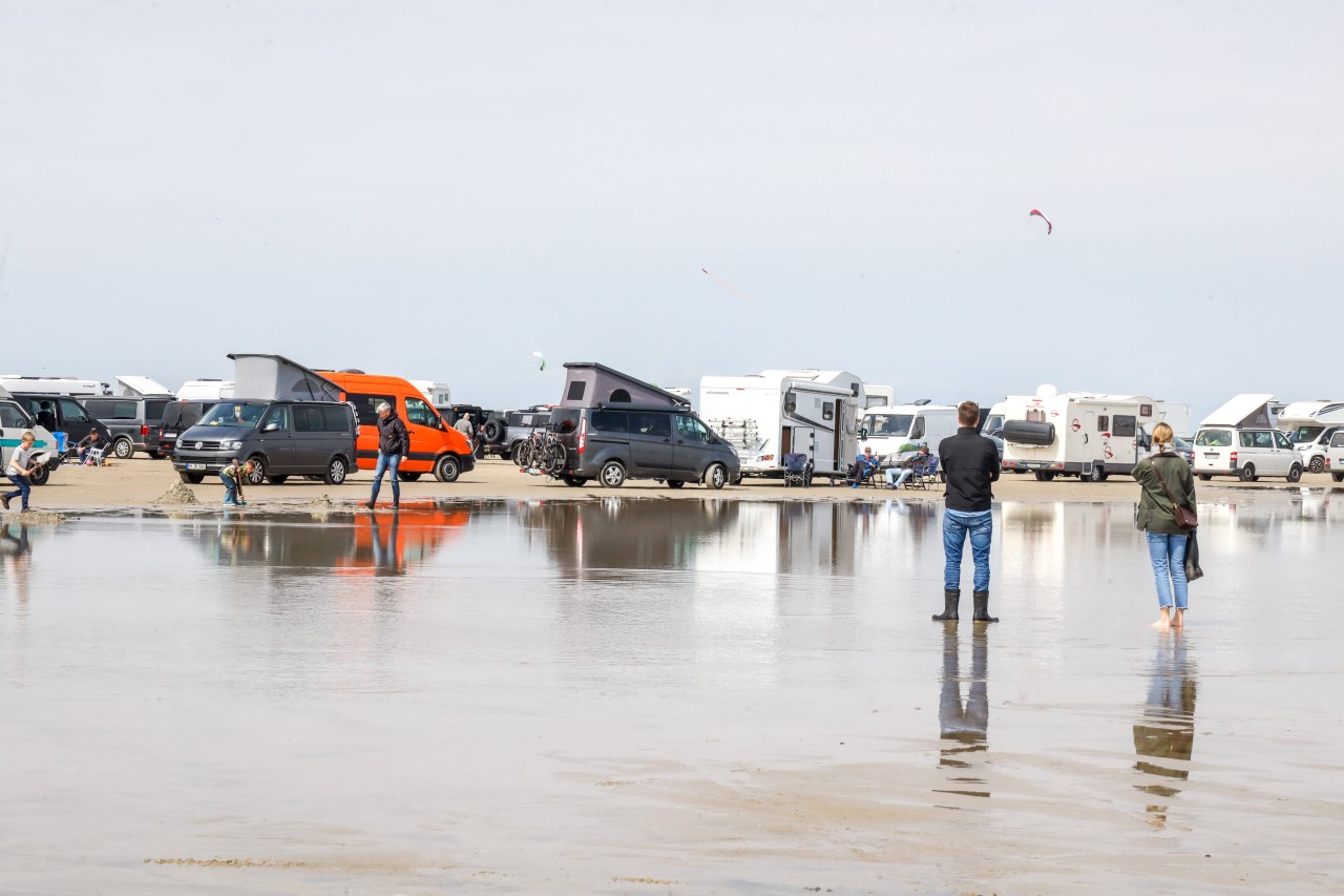 Camping in Sankt Peter-Ording: Auch die Camping-Plätze sind aktuell ziemlich überfüllt. 