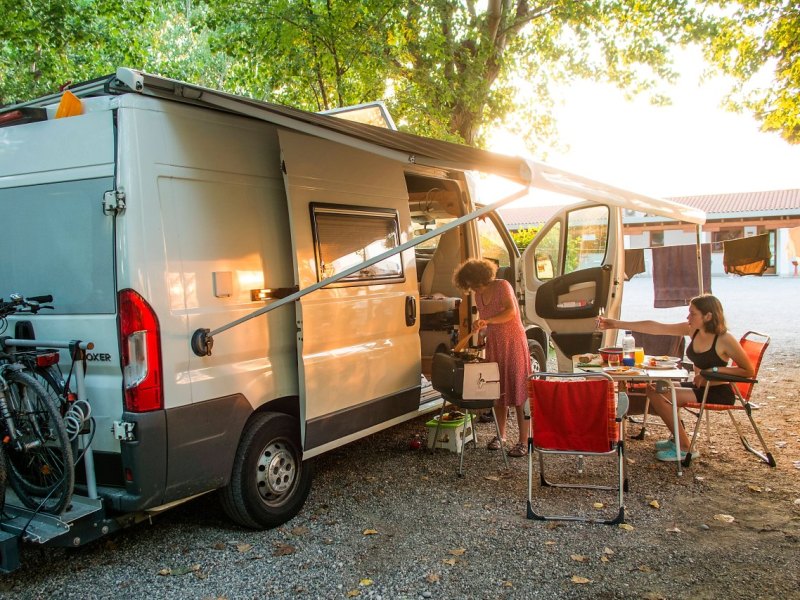 Camping Wohnmobil.jpg