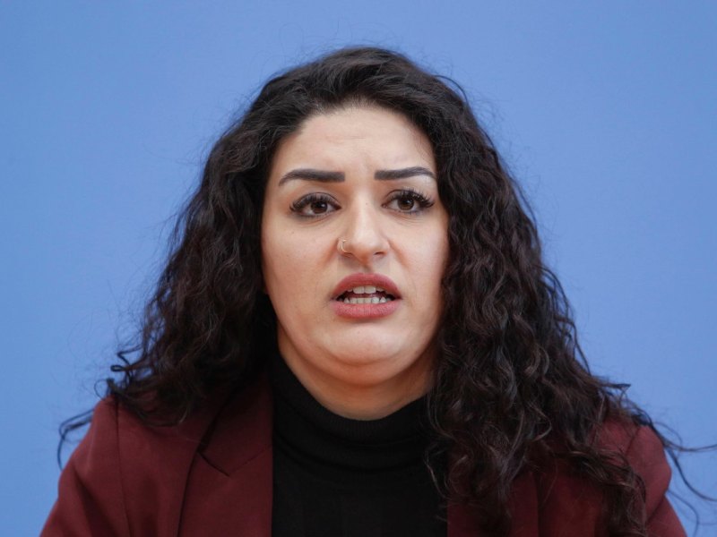 Cansu Özdemir.jpg