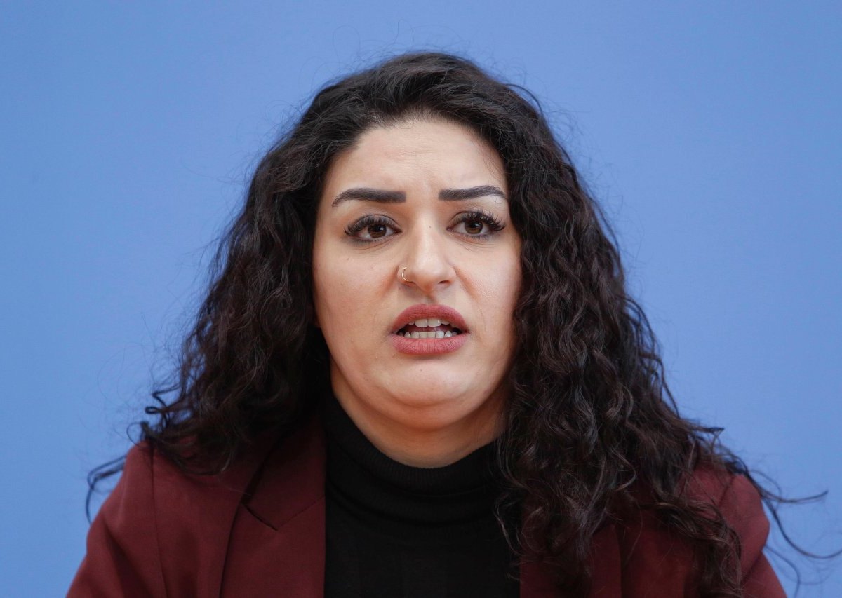 Cansu Özdemir.jpg