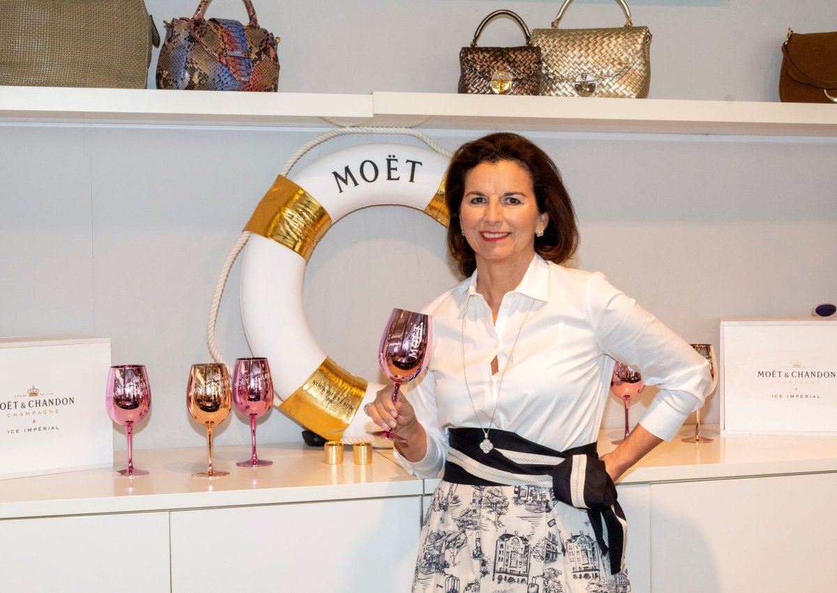 Claudia Obert House of Love Champagner Hamburg