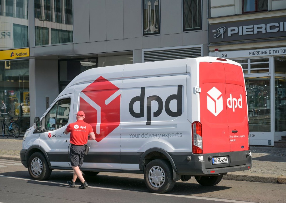 DPD in Stade Kunde Paketzusteller Unternehmen geschockt Twitter Fotos Katzenklappe