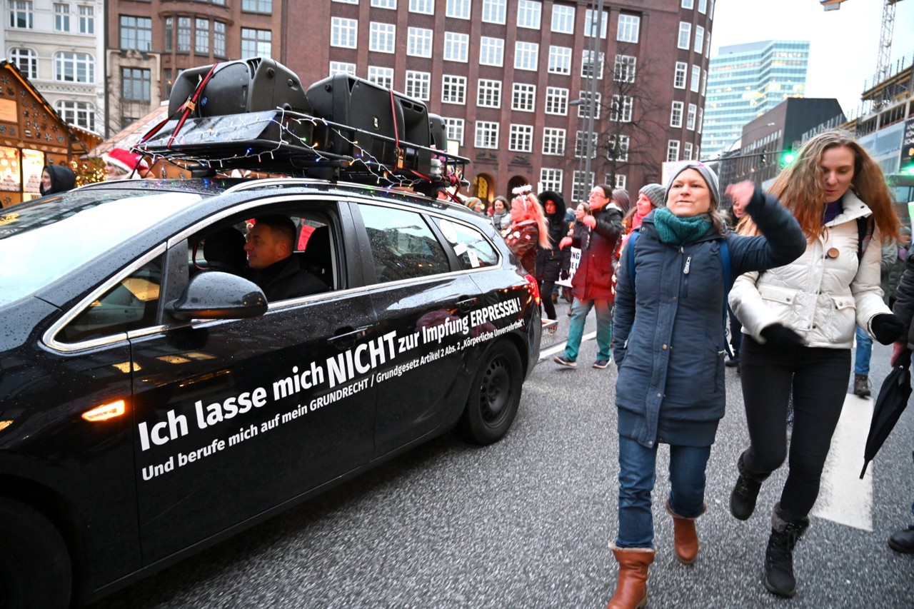 Am vergangenen Wochenende liefen Demonstranten ohne Maske auf. Neue Corona-Verordnungen erschweren dies nun zusätzlich.