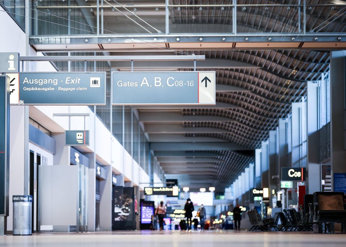 Flughafen Hamburg Airport Urlaub PCR-Test Spanien Türkei Griechenland Testzentren