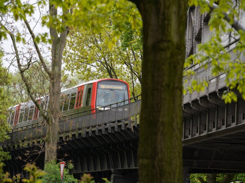 HVV Hamburg Nahverkehr Sperrung.jpg