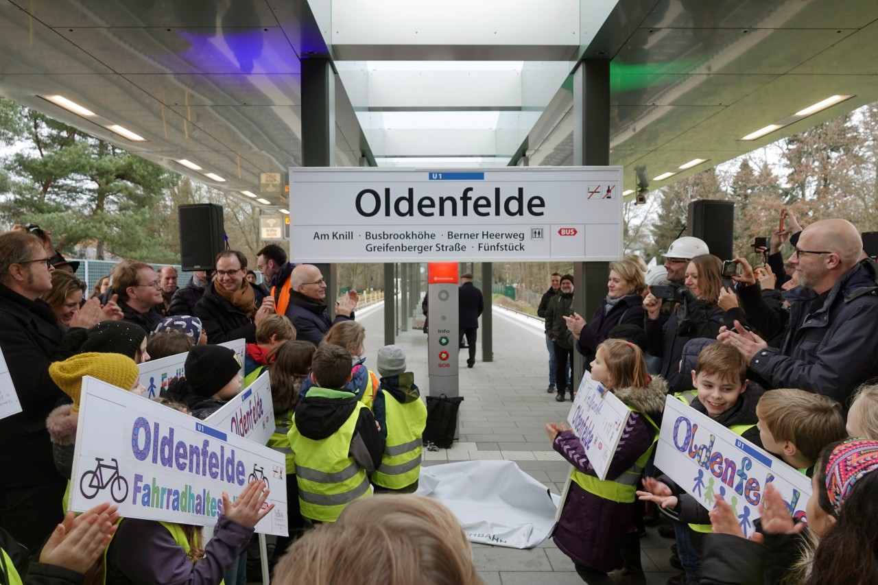 Im Dezember 2019 wurde die U-Bahn-Haltestelle Oldenfelde feierlich eröffnet. Einige Fahrgäste kamen hier jedoch lange nicht an. 