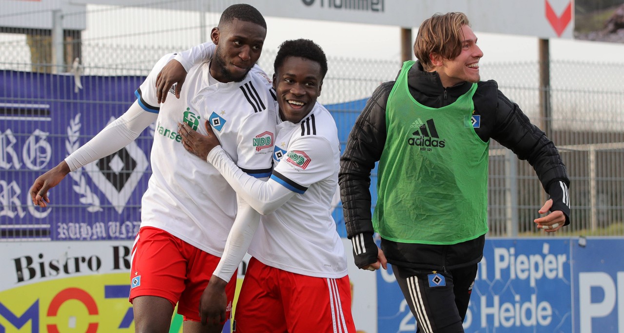 Hamburger SV: Daouda Beleme (l.) jubelt über einen seiner Treffer.