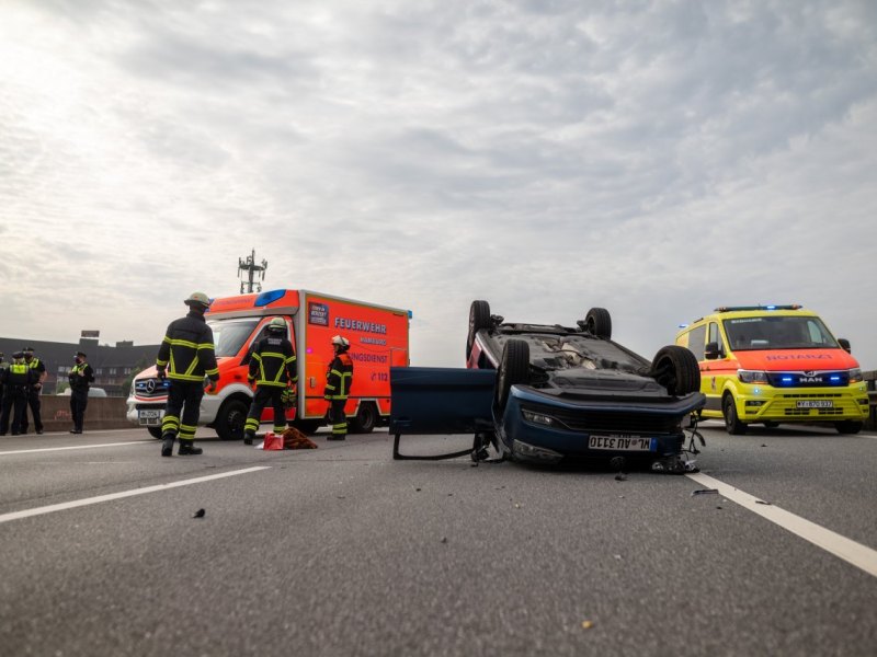 Hamburg A1 Unfall Stillhorn VW Polo Hyundai Stillhorn