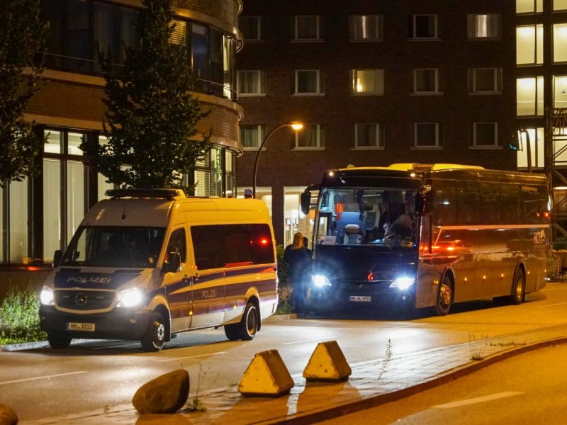 Hamburg Abschiebeaktion Polizei Ausländerbehörde.jpg