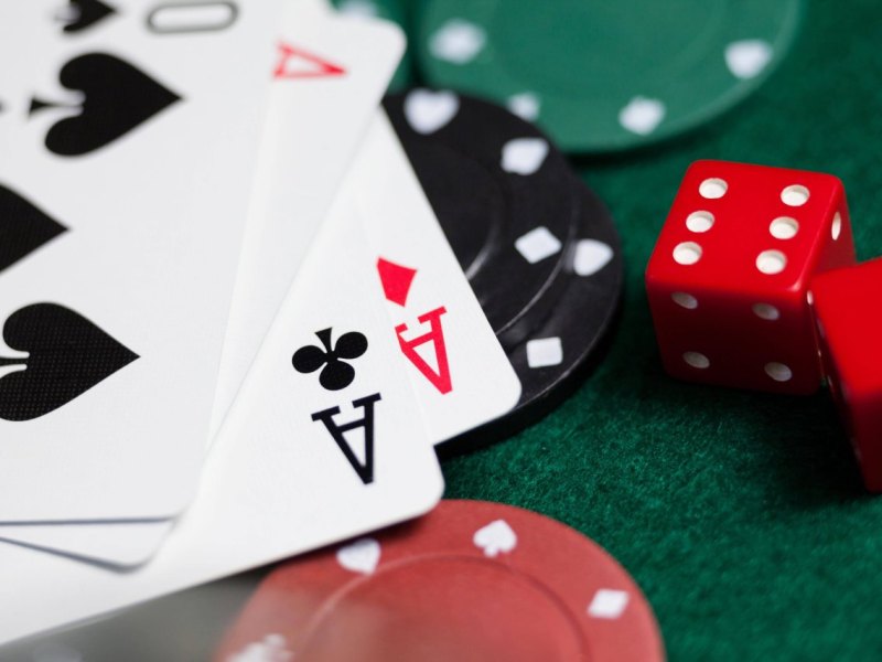 Hamburg Aldi Kassierer Poker.jpg