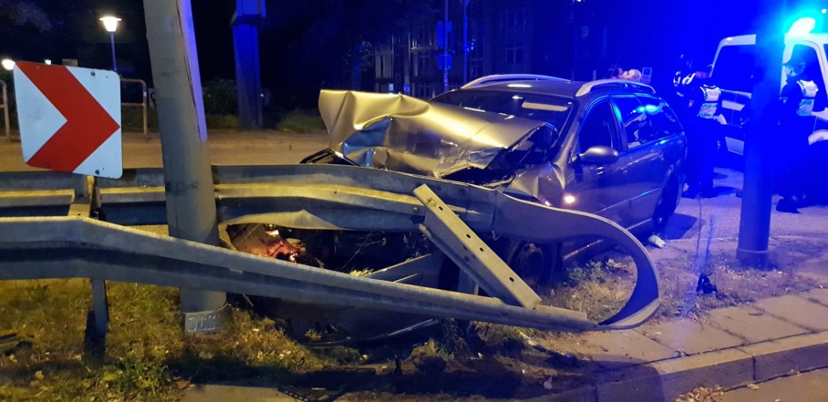 Hamburg Auto Unfall Polizei Altona