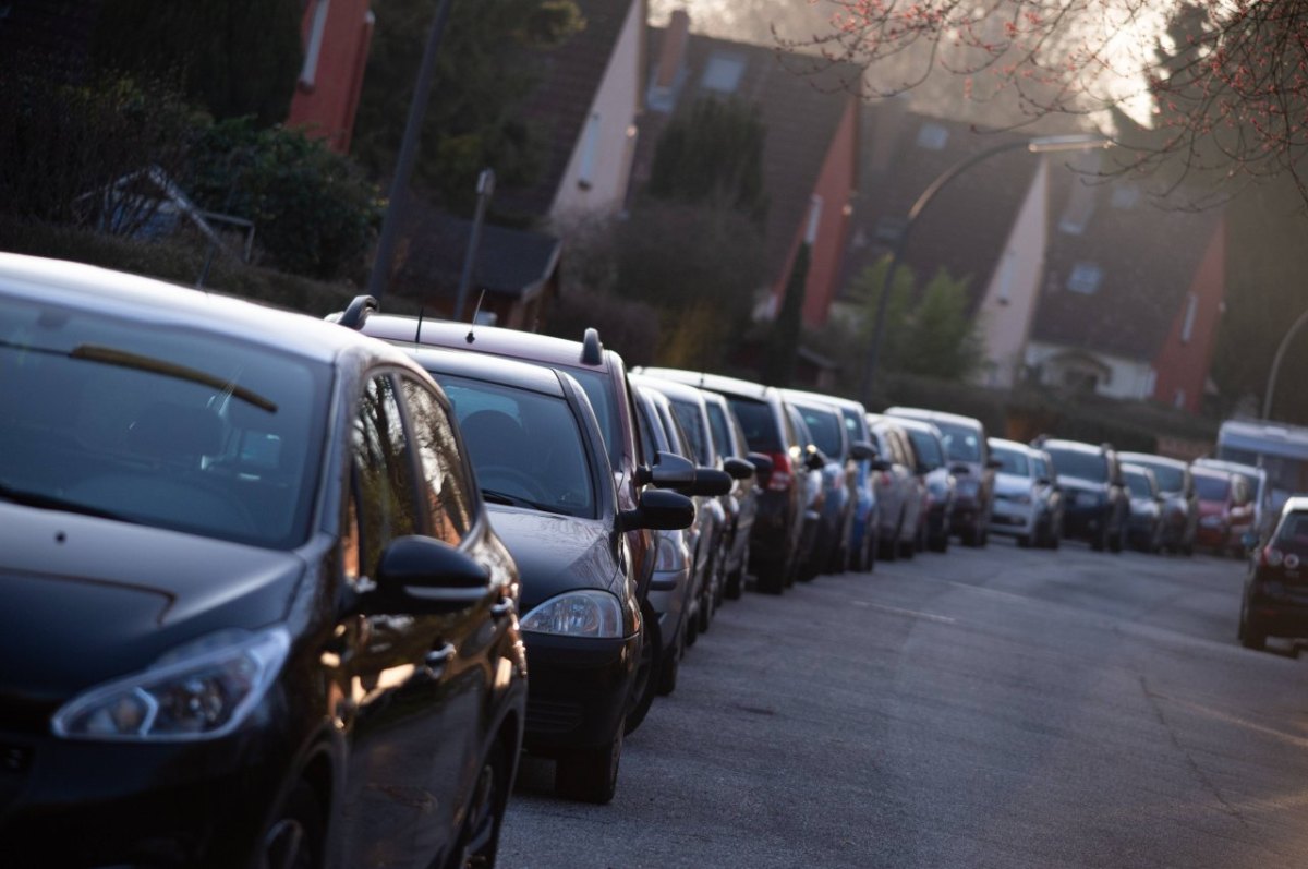 Hamburg Autos parken.jpg