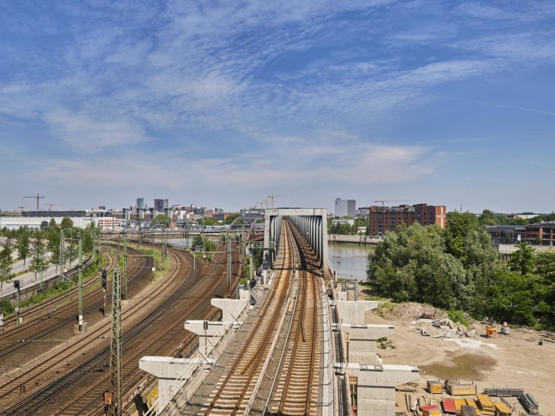 Hamburg Elbbrücken Elbtower.jpg