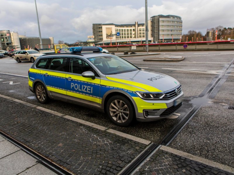 Hamburg Flughafen Abschiebung.jpg