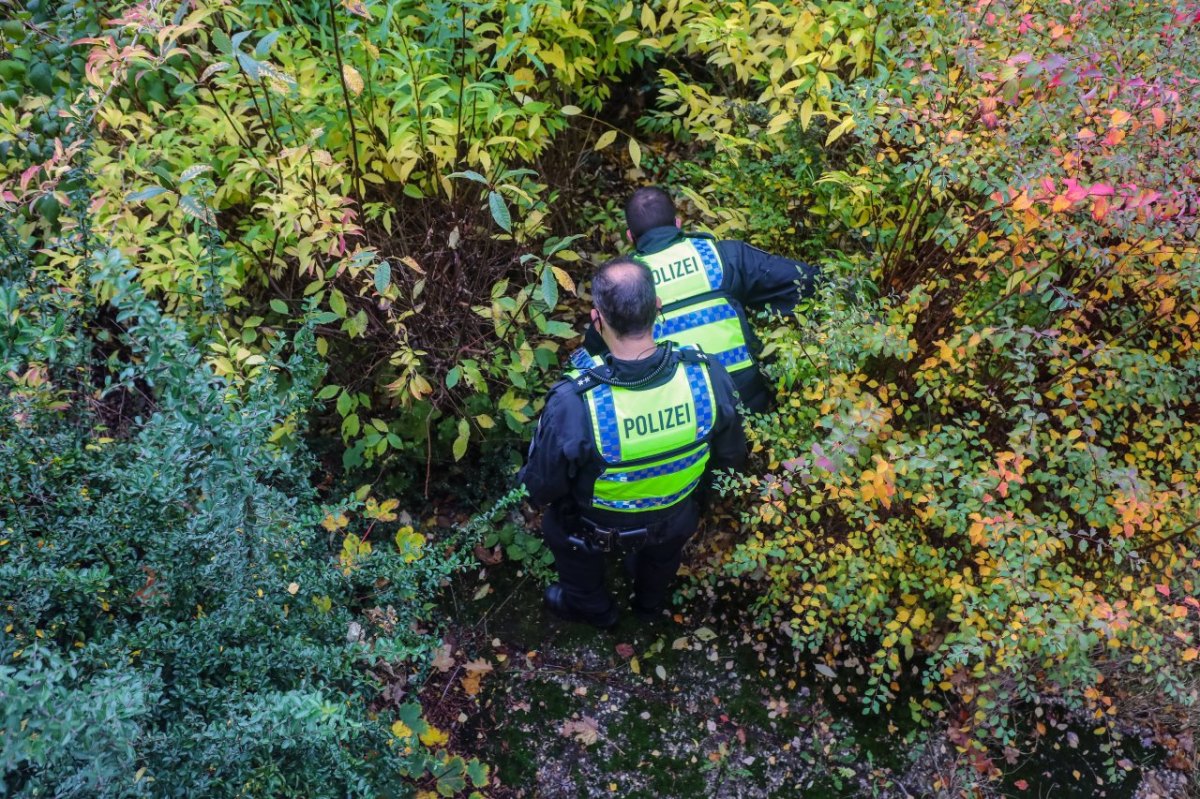 Hamburg Harburger Berge Stranbbrandbombe Polizei Feuerwehr Kampfmittelräumdienst