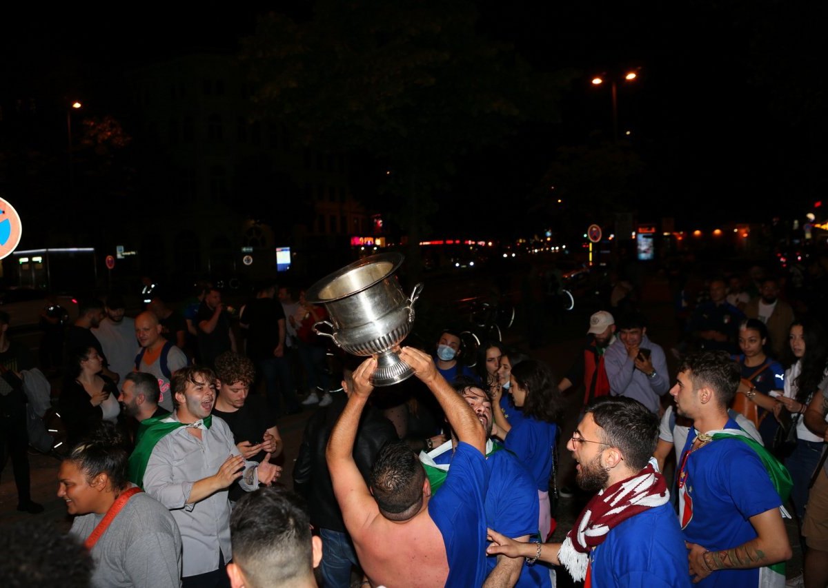 Hamburg Italien Pokal.JPG