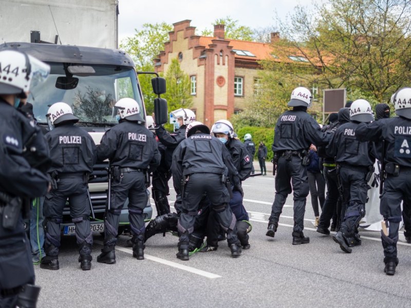 Hamburg Schlump Demonstration.jpeg
