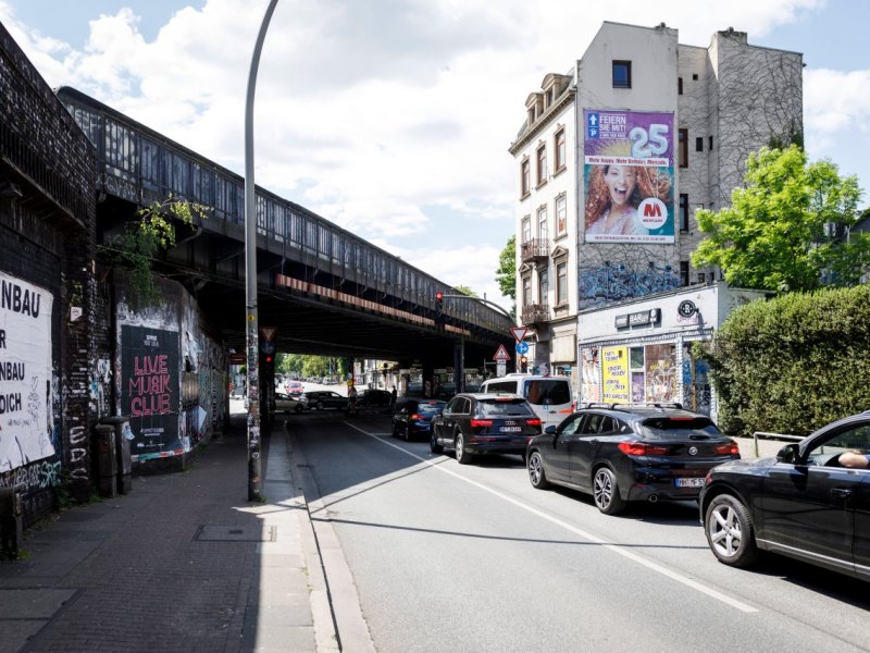 Hamburg Sternbrücke deutsche Bahn Altona Stresemannstraße Max-Brauer-Allee Clubs Bürgerschaft