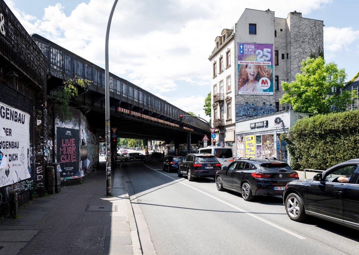 Hamburg Sternbrücke deutsche Bahn Altona Stresemannstraße Max-Brauer-Allee Clubs Bürgerschaft