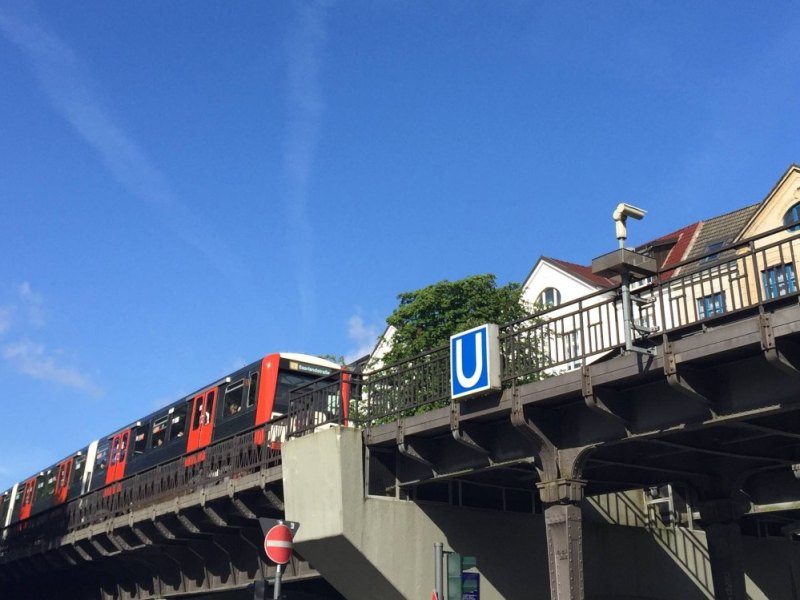 Hamburg U-Bahn Kellinghusenstraße Fahrradparkhaus Mobilitätswende.jpg