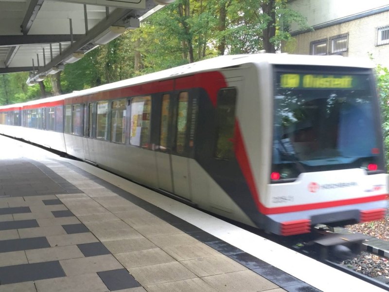 Hamburg U1 Langenhorn.jpg