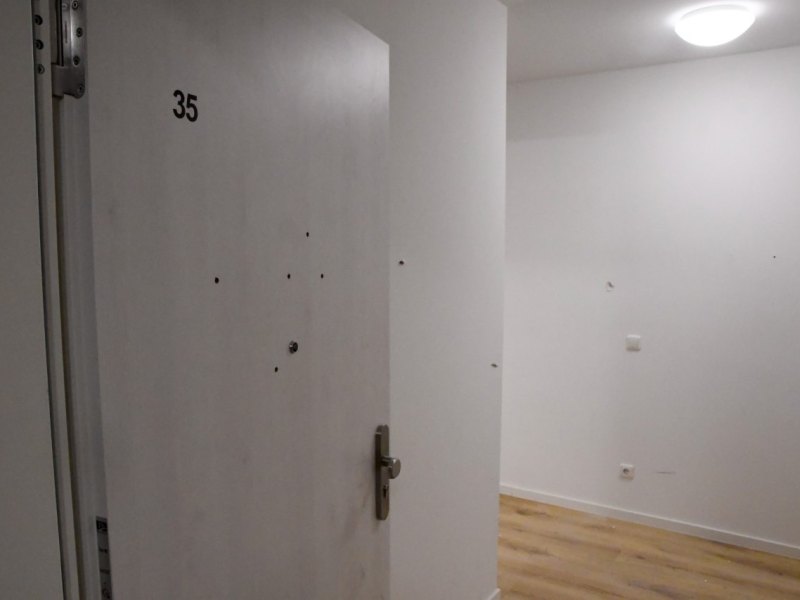 Hamburg Wohnungstür Anschlag.jpg