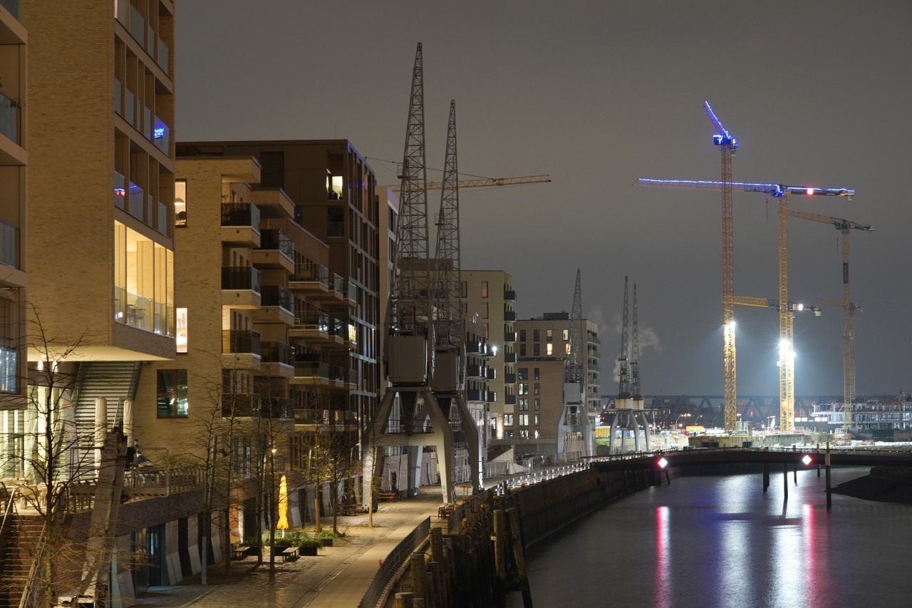 In der Hafencity in Hamburg bringen die lauten Schüsse die Frau in Unruhe (Symbolbild).