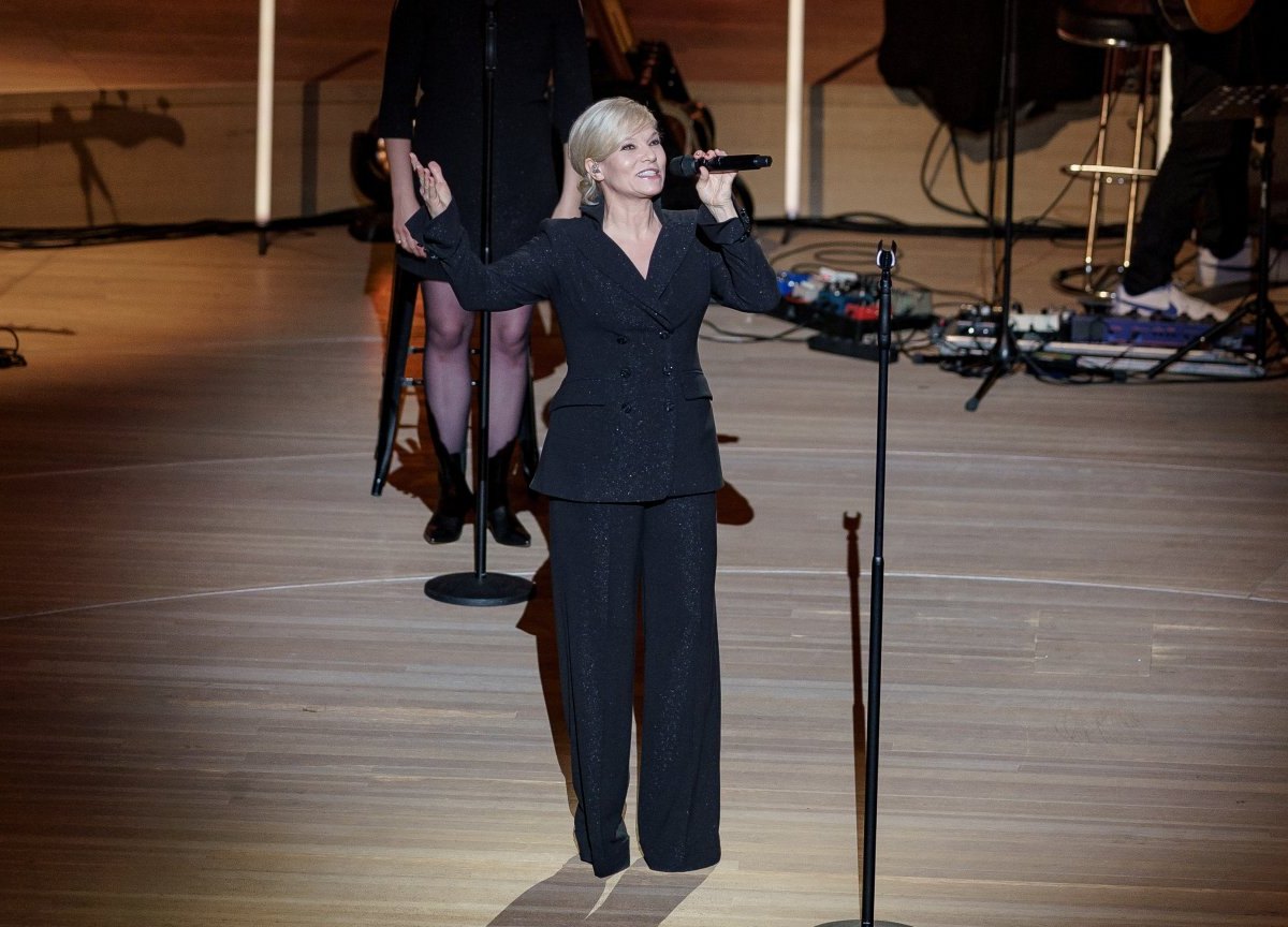 Ina Müller Elbphilharmonie.jpg