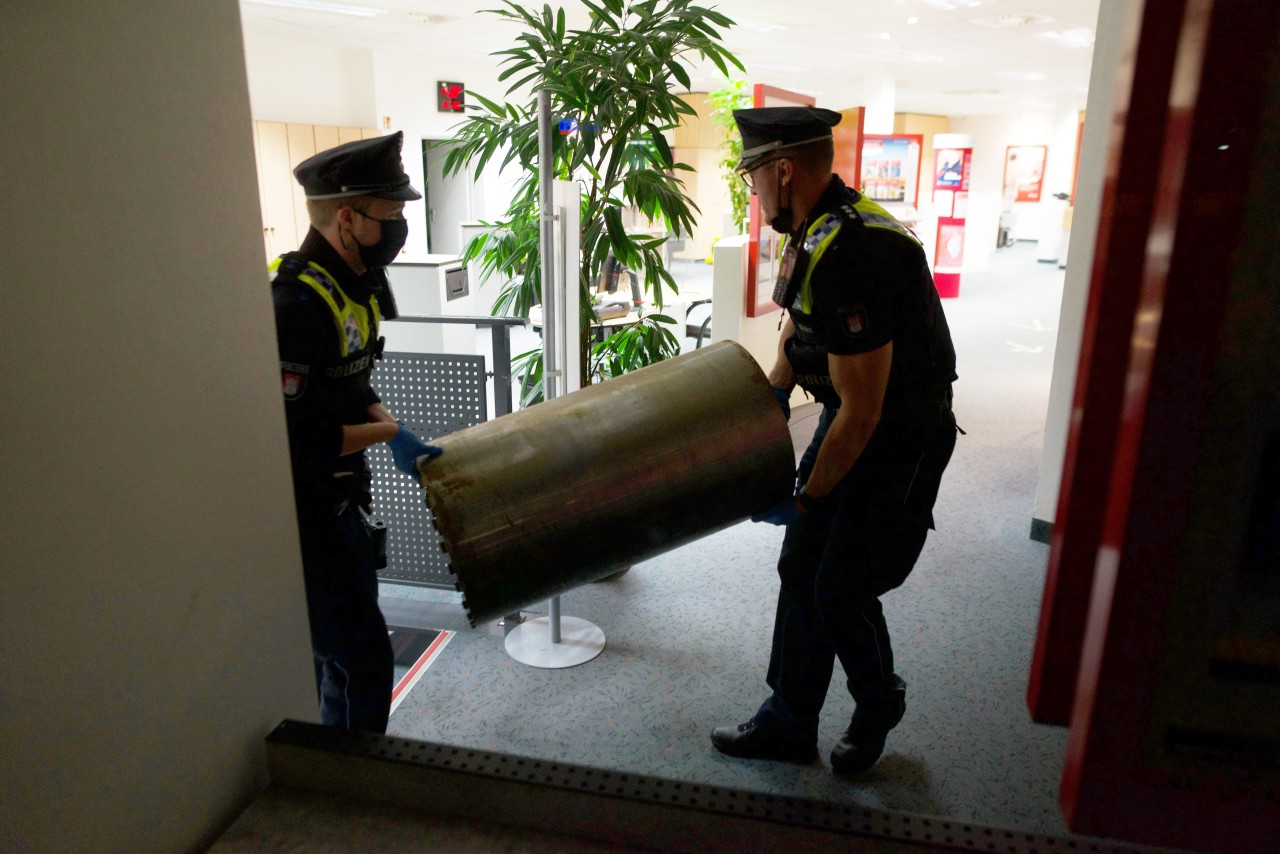 Mit solch einem Kernbohrer gelangten Bankräuber in die Haspa-Filiale in Hamburg-Norderstedt.