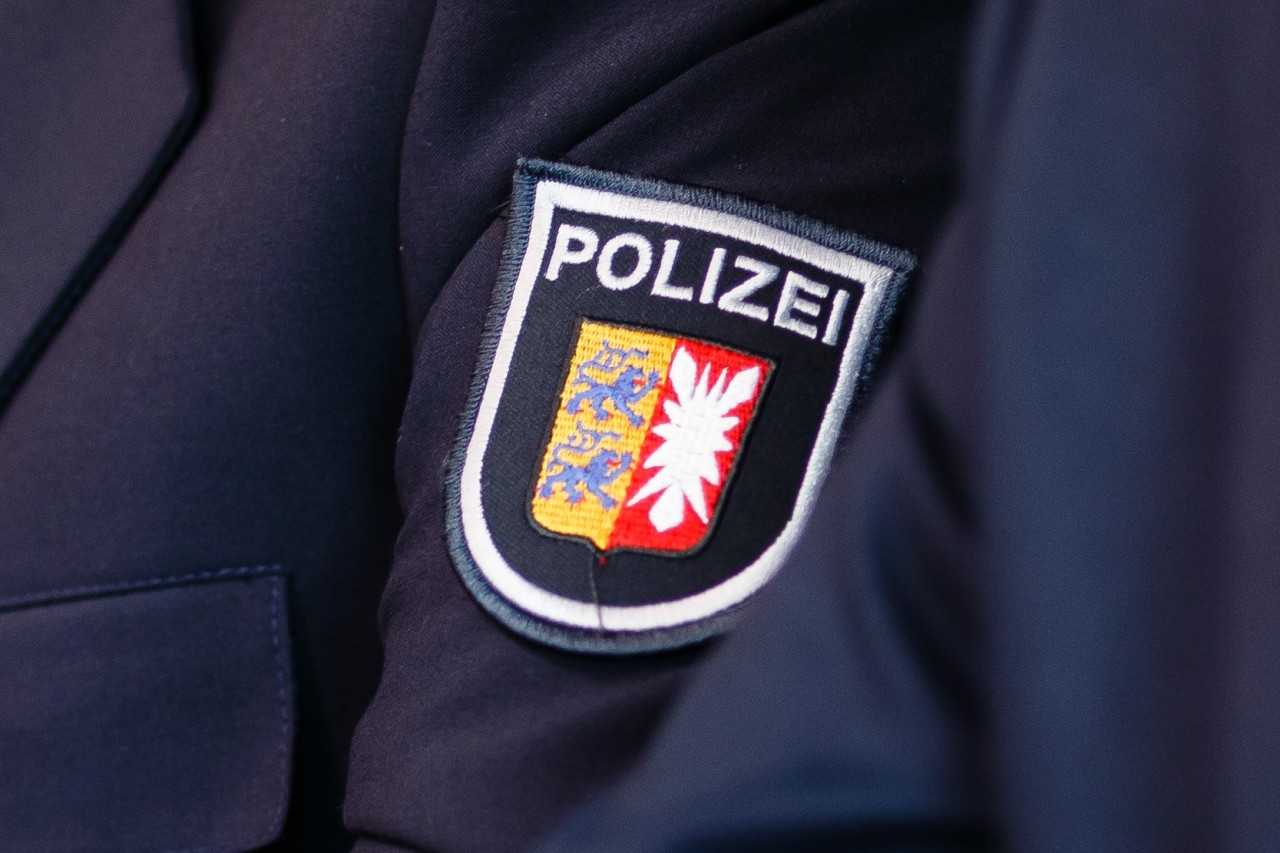 Ein angeblicher Anruf eines Polizisten kam einer Frau aus Kiel beinahe teuer zu stehen (Symbolbild). 