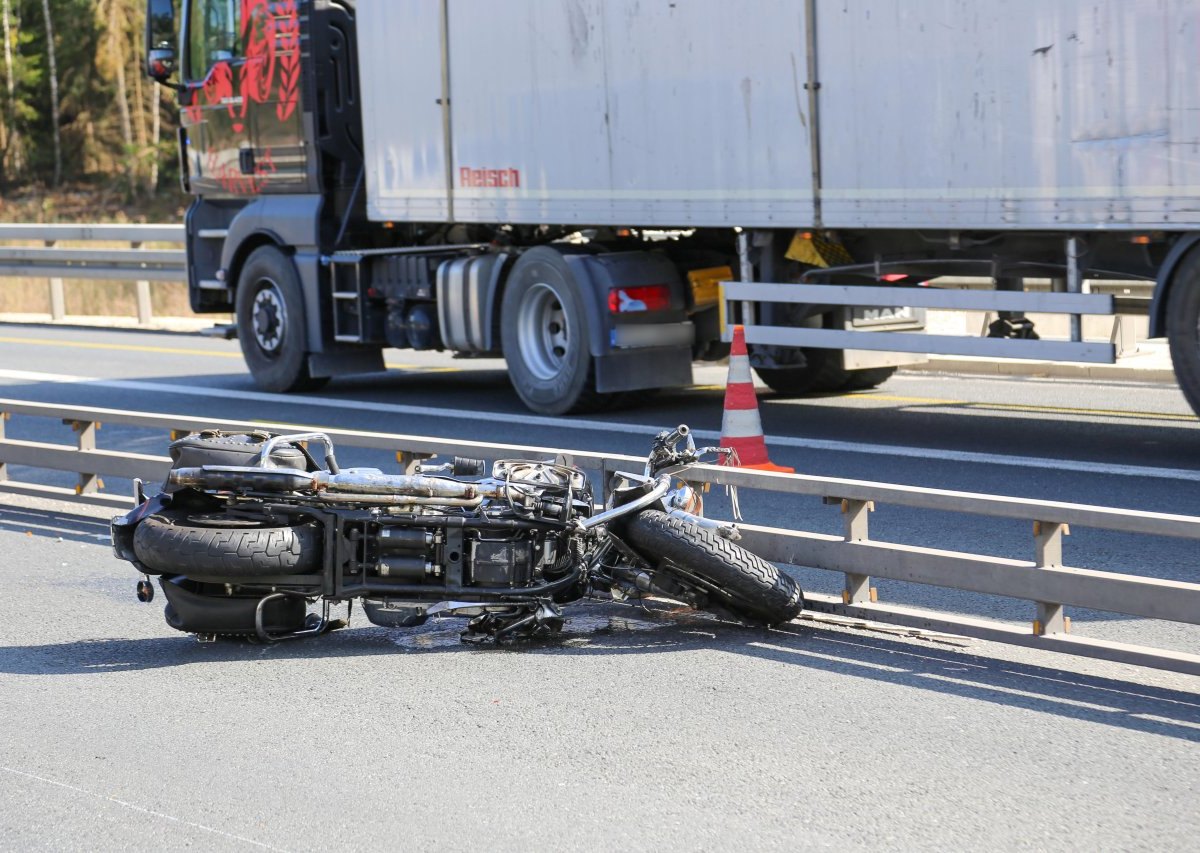 Kiel Mutter Facebook 17-Jähriger Motorrad Unfall B502 Ersthelfer