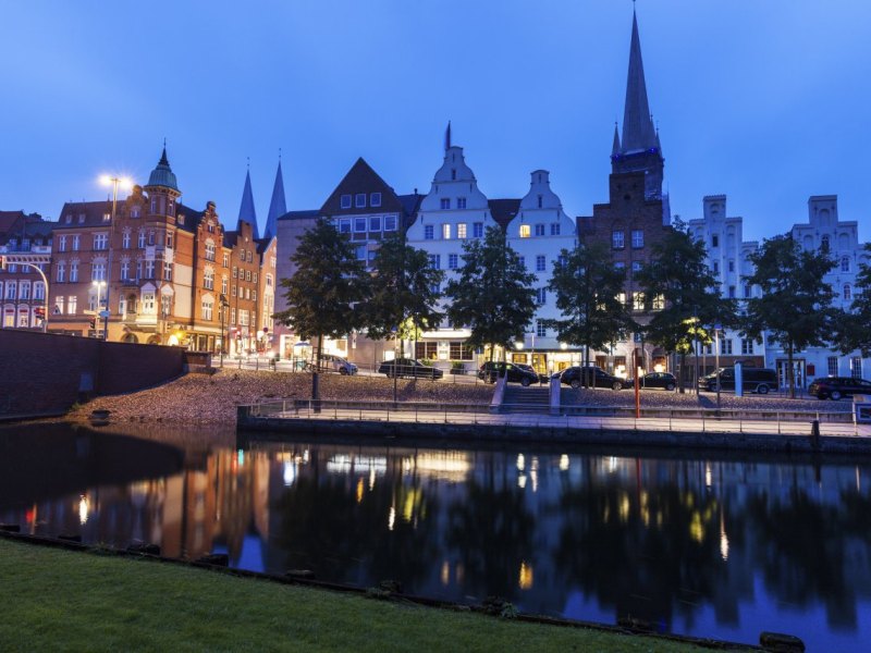 Lübeck-Trave.jpg