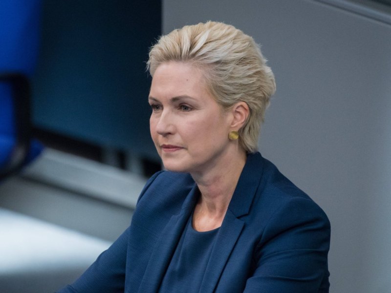 ManuelaSchwesig_amRednerpult.jpg