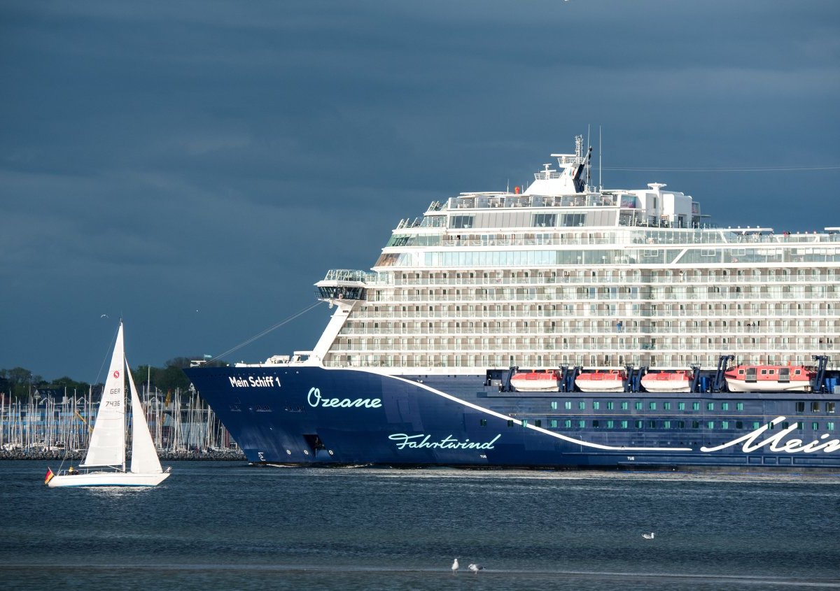 Mein Schiff 1 Kiel.jpg