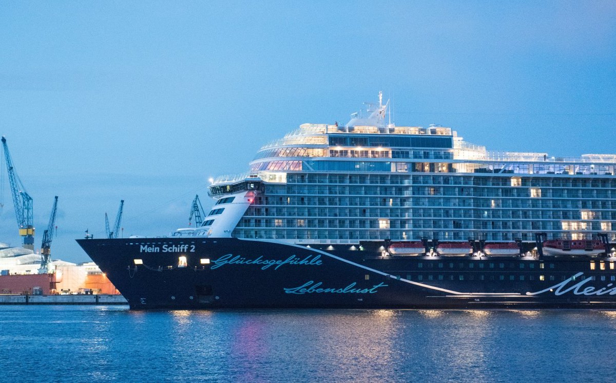 Mein Schiff 2.jpg