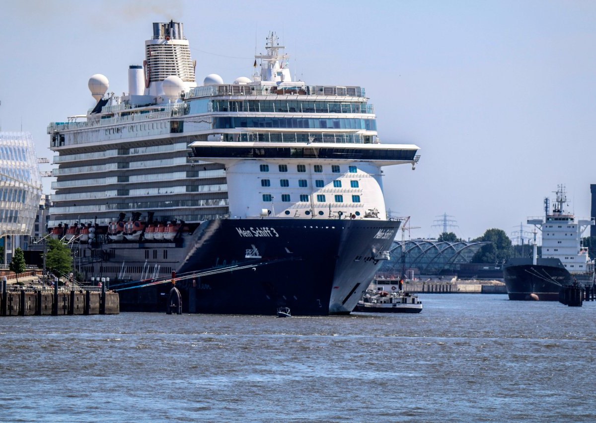 Mein Schiff Hamburg.jpg