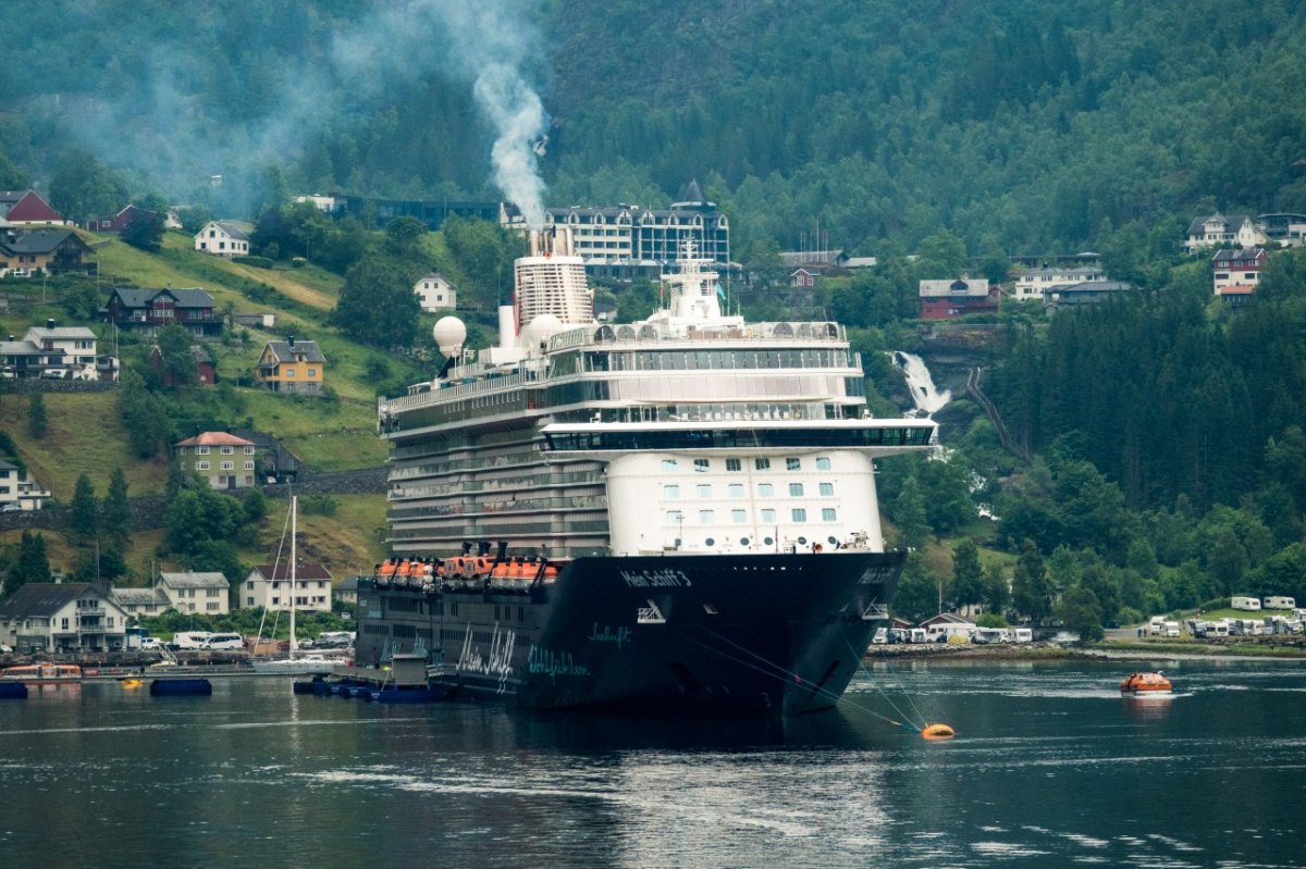 „Mein Schiff“ Norwegen Fahrten Facebook Corona Impfung Tui Cruises Aida Testpflicht Nordland Kreuzfahrt Geimpfte Reiseziel