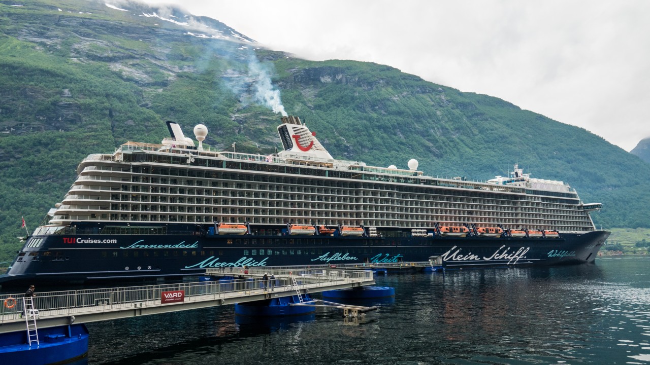 Die „Mein Schiff 3“ im Geirangerfjord in Norwegen
