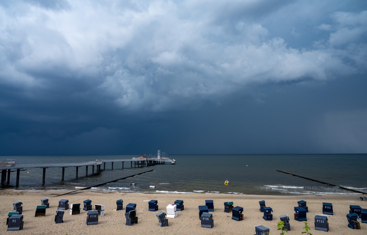 Dunkle Wolken über Usedom.