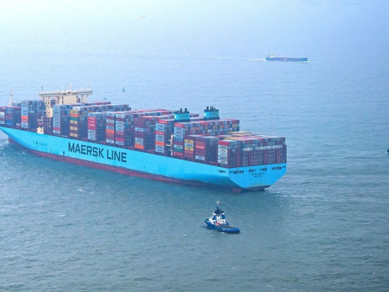 Nordsee Containerschiff Mumbai Maersk.jpg