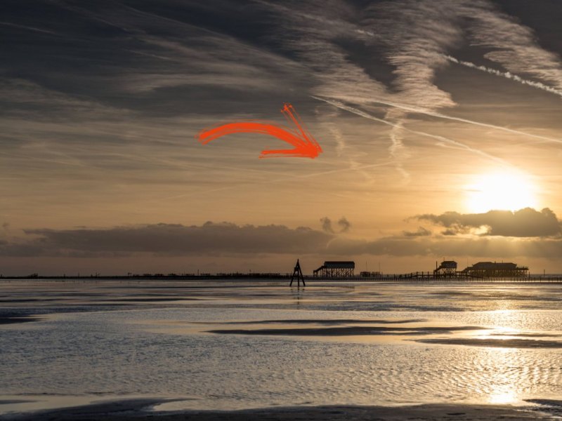Nordsee Kondensstreifen.jpg