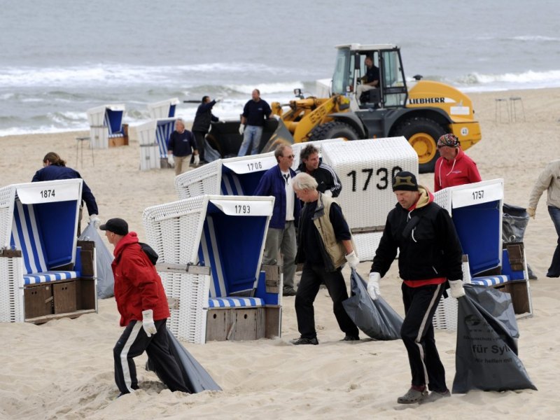 Nordsee Sylt Strand Maske Müll Cleanup